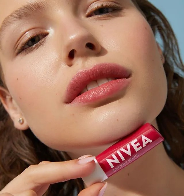 Classic помада гигиеническая вишневый поцелуй 4.8гр 85077