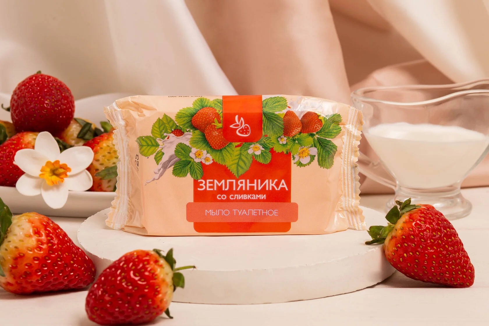 Мыло (Опт-Трейд) туалетное Земляника со сливками в обертке100гр