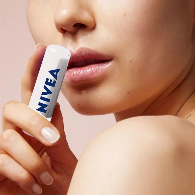 Classic помада-бальзам гигиеническая Восстановление и защита 4.8гр 85063