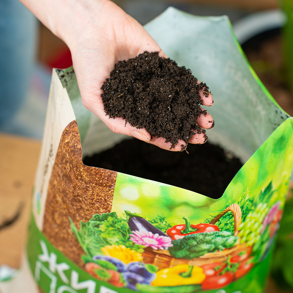 Биомастер Живая почва универсальная 5 л