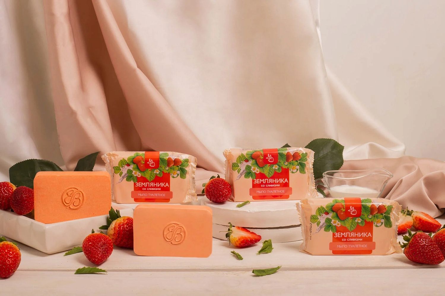 Мыло (Опт-Трейд) туалетное Земляника со сливками в обертке100гр